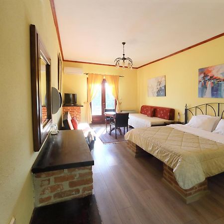 Hotel Loggas Sidhirokhórion Esterno foto