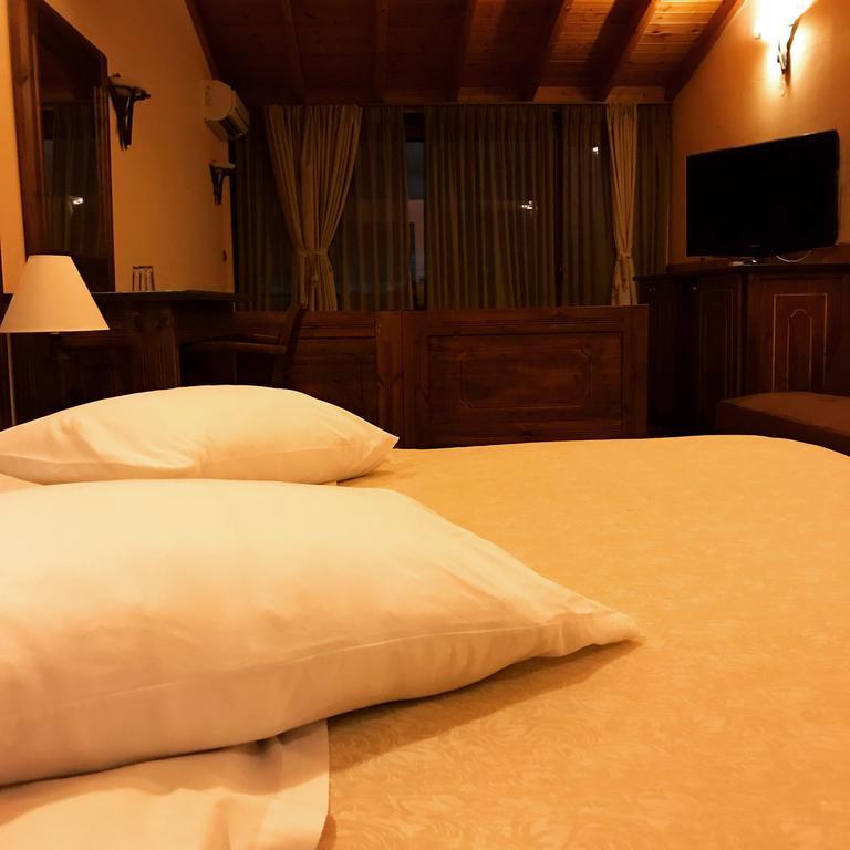 Hotel Loggas Sidhirokhórion Esterno foto
